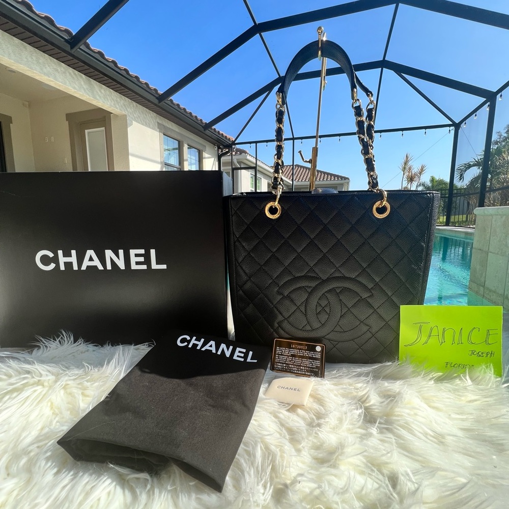Chanel PST Caviar , with complete inclusion ( box,dustbag,card) Entrupy